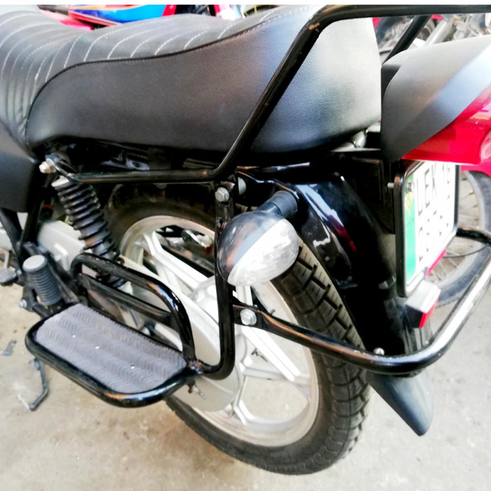 suzuki gs 150 footrest